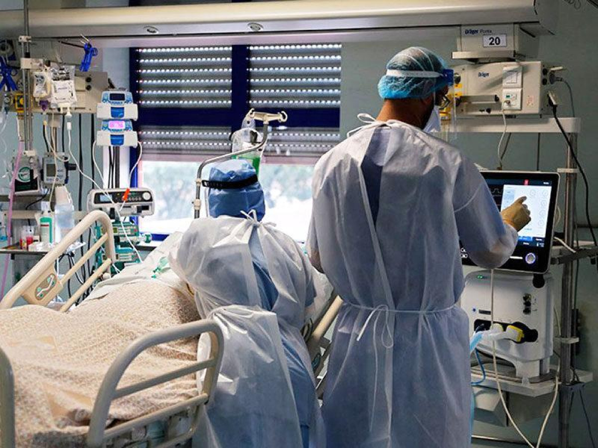 35 νέοι θάνατοι από κορονοϊό την εβδομάδα 18-24/9-Αυξάνονται τα κρούσματα