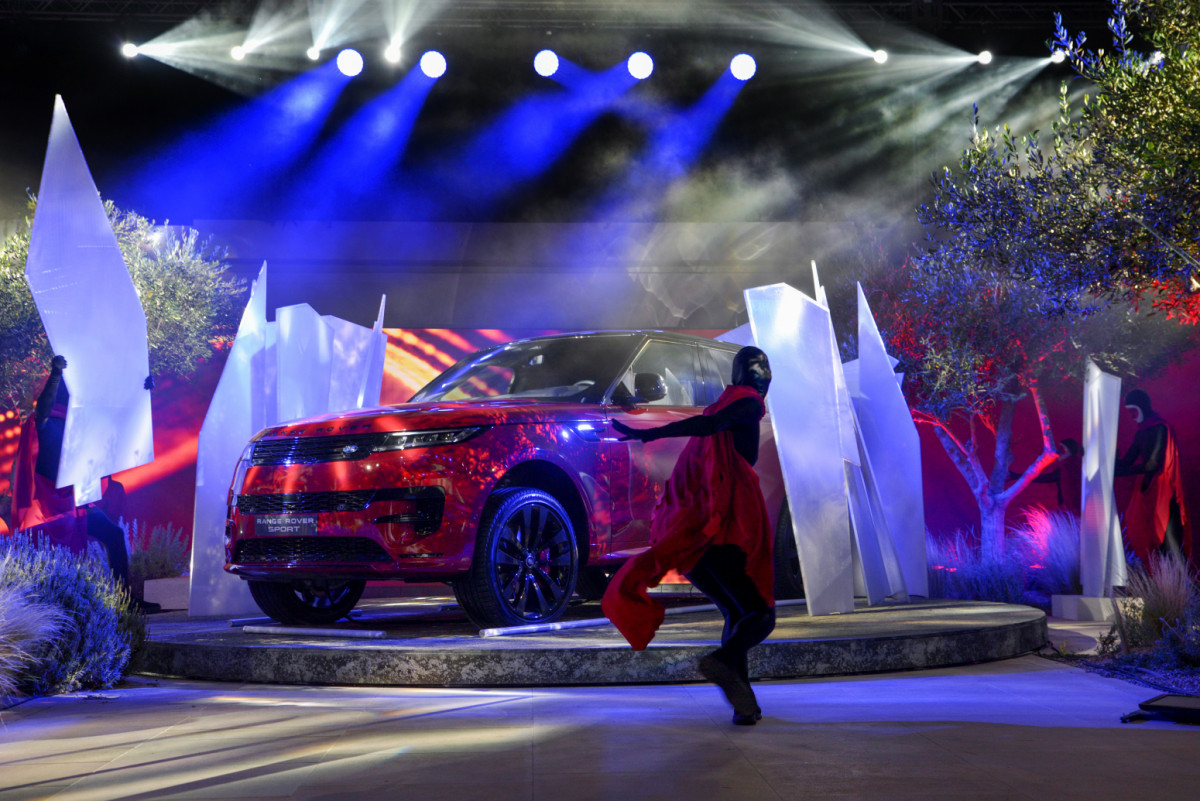 Range Rover Sport: Νέο, επιβλητικό και άρτιο τεχνολογικά