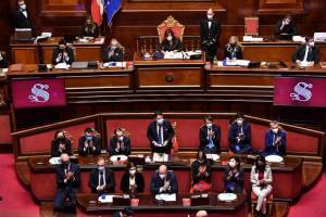 Ιταλία: Ψήφος εμπιστοσύνης στον Κόντε και από τη Γερουσία