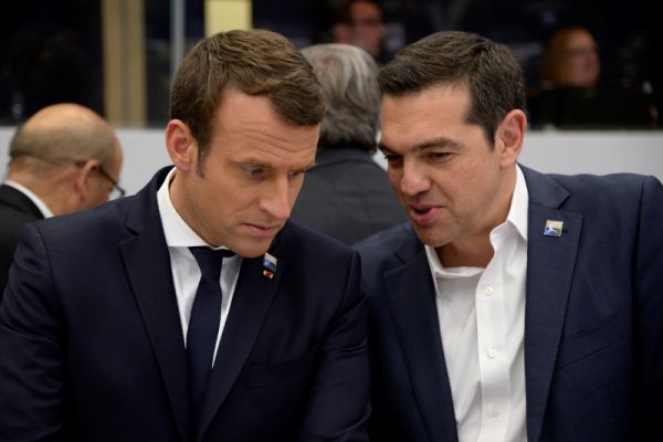 Γενική επιστράτευση λόγω Μακρόν