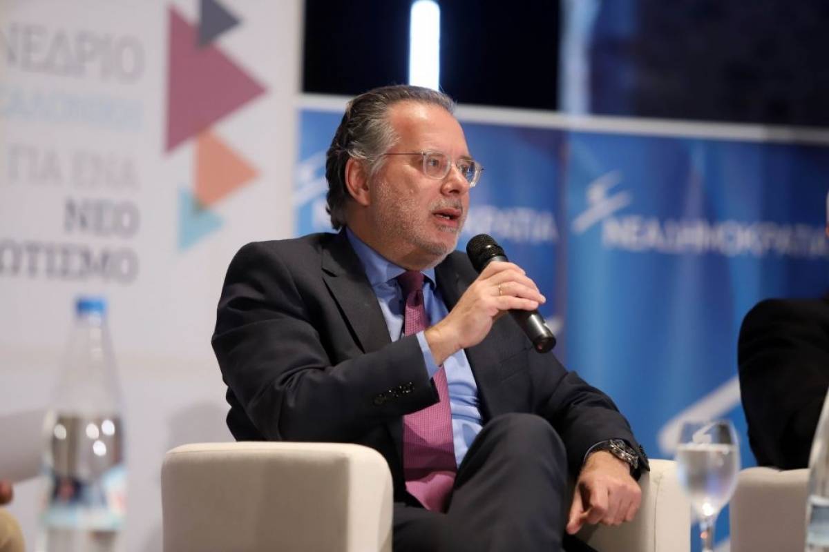 Κουμουτσάκος: Στήθηκαν ΜΚΟ- «βδέλλες» για να βγάλουν χρήματα