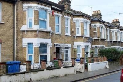 Πτώση 4,4% στις τιμές των κατοικιών στο Λονδίνο τον Μάιο