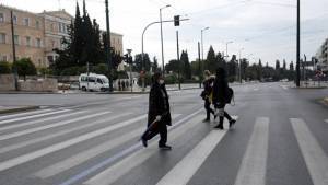 Lockdown: «Μετρημένες» αλλαγές προτείνει η Επιτροπή-Στις 19:00 οι ανακοινώσεις