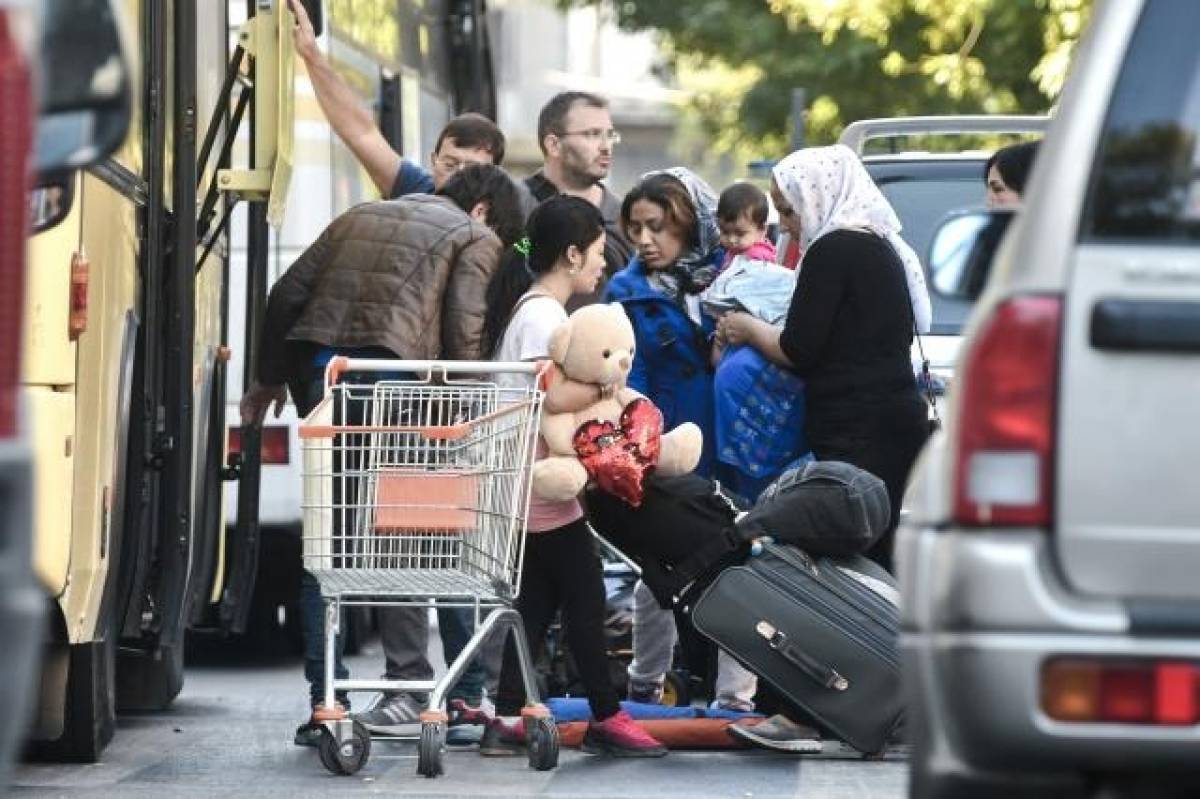 Στην Κόρινθο οι αλλοδαποί που απομακρύνθηκαν από την πλατεία Βάθης