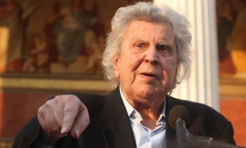 Μ. Θεοδωράκης: «Όταν πιέζεις έναν λαό, αυτός κάποτε σηκώνεται»