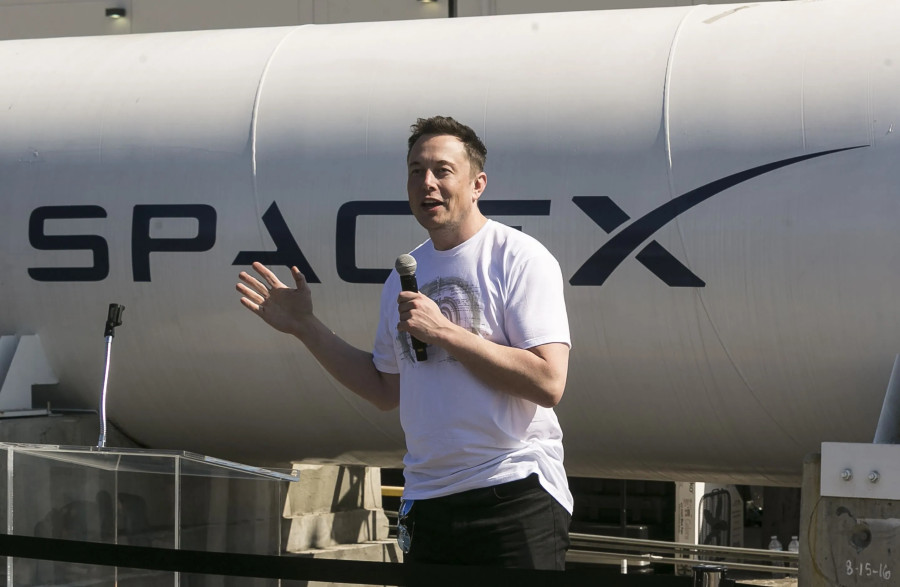 Ο Ίλον Μασκ υπόσχεται να δώσει μία μετοχή της SpaceX σε κάθε παιδί στις ΗΠΑ
