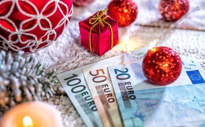 Χριστούγεννα 2023: Οι ημερομηνίες πληρωμών για συντάξεις, Δώρα, επιδόματα