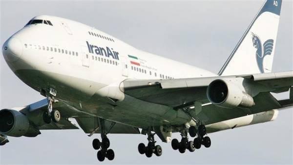 Ιράν: Boeing τυλίχθηκε στις φλόγες την ώρα της προσγείωσης-15 νεκροί