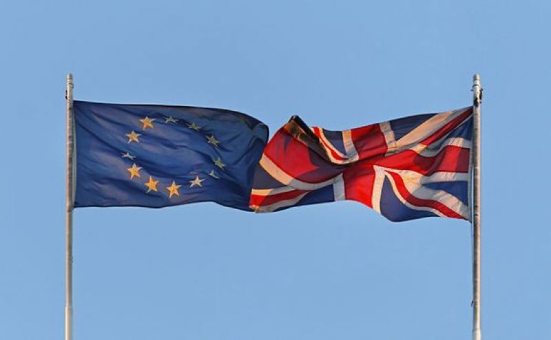 Δημοσκόπηση: Υπέρ του Brexit το 43% των Βρετανών