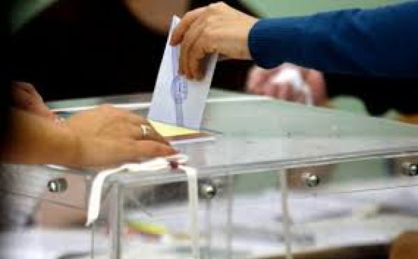 Δημοσκόπηση: Προβάδισμα για Καμίνη,Σγουρό και Μπουτάρη