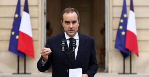 Γαλλία: Ανοιχτό παράθυρο Λεκορνί για ορισμό νέου πρωθυπουργού εντός 48 ωρών
