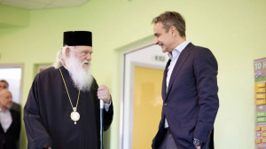 Μητσοτάκης προς Αρχιεπίσκοπο Ιερώνυμο: Ευχαριστούμε για το κοινωνικό σας έργο