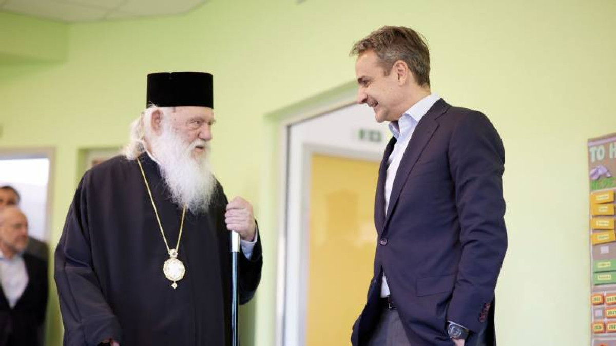 Μητσοτάκης προς Αρχιεπίσκοπο Ιερώνυμο: Ευχαριστούμε για το κοινωνικό σας έργο