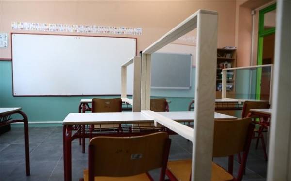ΔΟΕ: Περισσότερες από 8.000 κενές θέσεις δασκάλων σε δημοτικά-νηπιαγωγεία