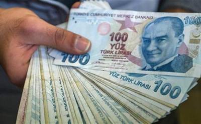 «Φρενάρει» η πτώση της τουρκικής λίρας