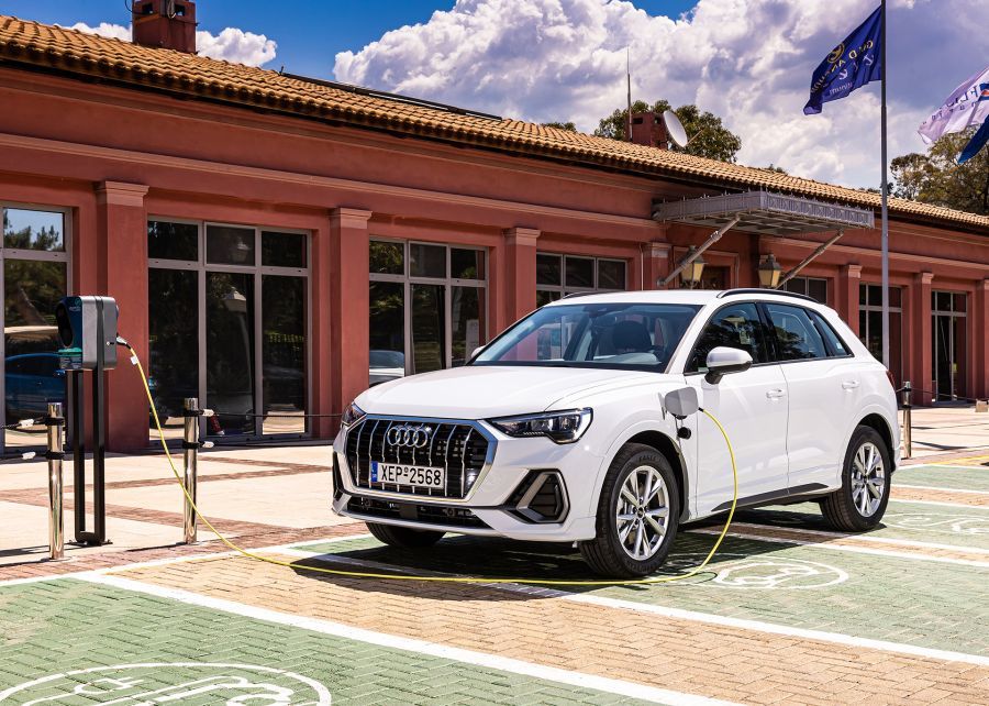 AUDI Q3 TFSI e &amp; Q3 SPORTBACK TFSI e: Plug - in υβριδικά με άφθονες δόσεις SUV και πολυτέλειας