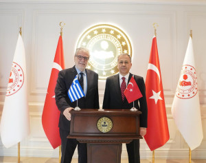 Στυλιανίδης: Από κοινού αντιμετώπιση Ελλάδας-Τουρκίας των μεταναστευτικών ροών στη θάλασσα