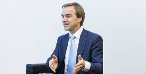 Στράουχ (ESM): Πρέπει να αποσυρθούν προσεκτικά τα μέτρα στήριξης