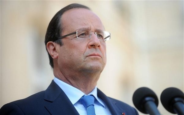 Ψήφισε ο Ολάντ: Προτροπή στους Γάλλους να προσέλθουν στις κάλπες