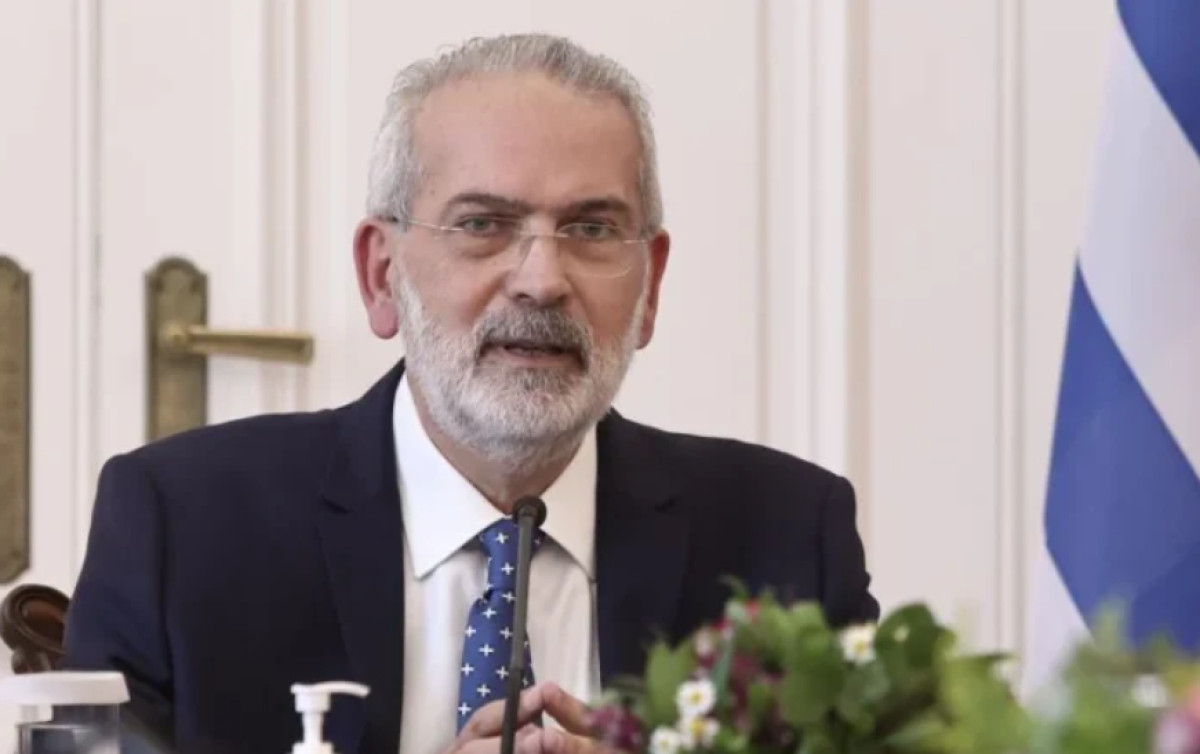 Σαρμάς: Η κυβέρνηση δεν μπορεί να επέμβει στον προεκλογικό αγώνα