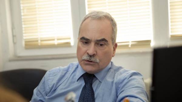 Λαζανάς: Χρήση μάσκας υποχρεωτικά σε όλους τους κλειστούς χώρους