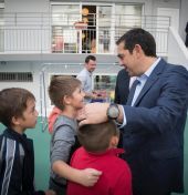 Μετά το τζόγκινγκ… ποδόσφαιρο για τον Τσίπρα
