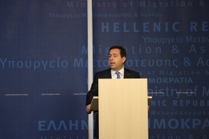 Καταγγελία Μηταράκη για ανταποκριτή ξένου ΜΜΕ που παρίστανε τον μεταφραστή