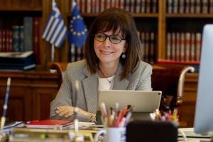 Σακελλαροπούλου: Μείζον θέμα η αποτροπή μιας νέας οικονομικής ύφεσης