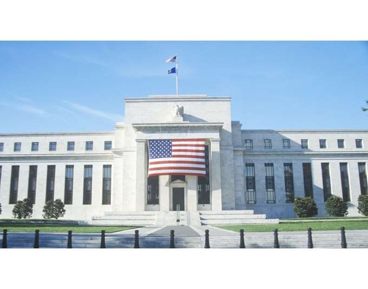 Fed: Σταθερή οικονομική ανάπτυξη, με μικρή πρόοδο στη μείωση πληθωρισμού