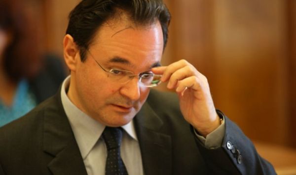 Ο Παπακωνσταντίνου... εξηγεί γιατί δεν βγήκαμε από την κρίση!