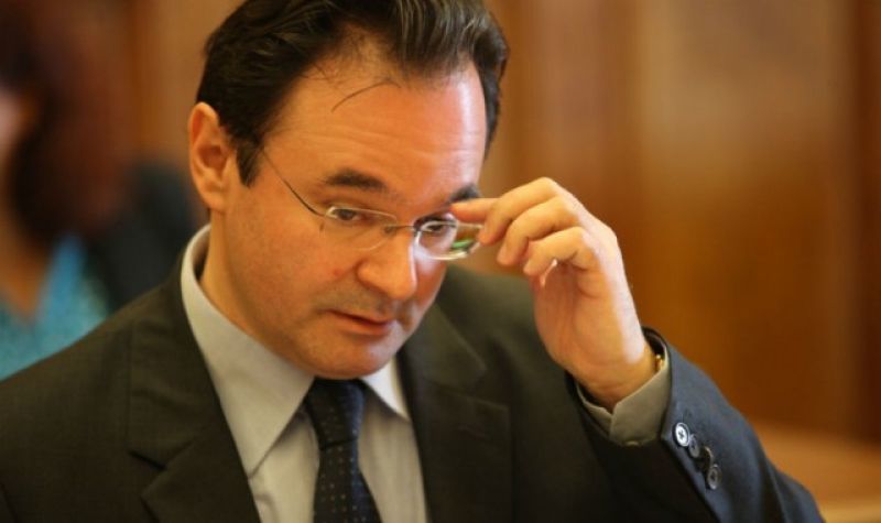 Ο Παπακωνσταντίνου... εξηγεί γιατί δεν βγήκαμε από την κρίση!