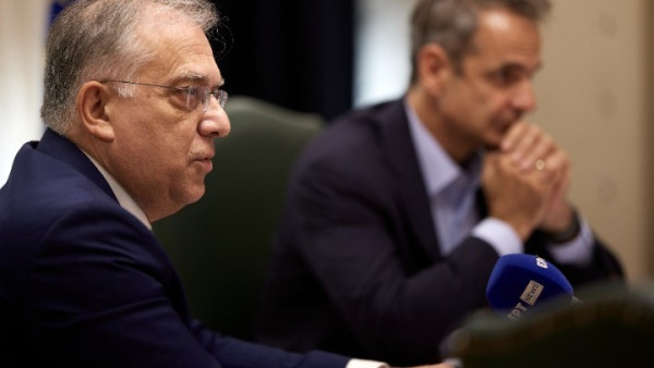 Επαφές Θεοδωρικάκου με φορείς για τον έλεγχο των τιμών