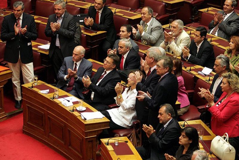 Τώρα αρχίζουν τα δύσκολα... Το Μεσοπρόθεσμο ψηφίστηκε, μένει η εφαρμογή