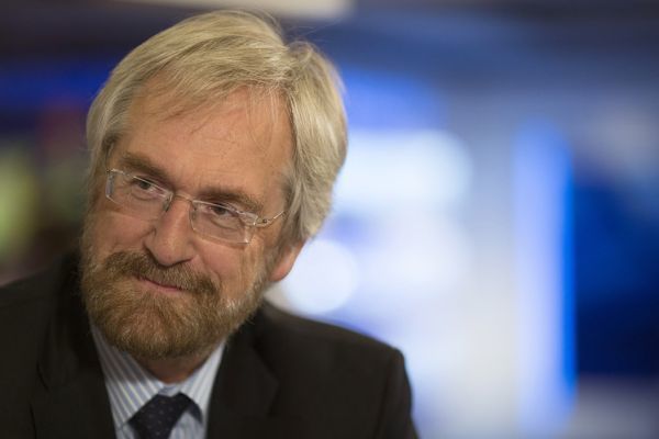 P. Praet: Kατάλληλη η νομισματική πολιτική της ΕΚΤ