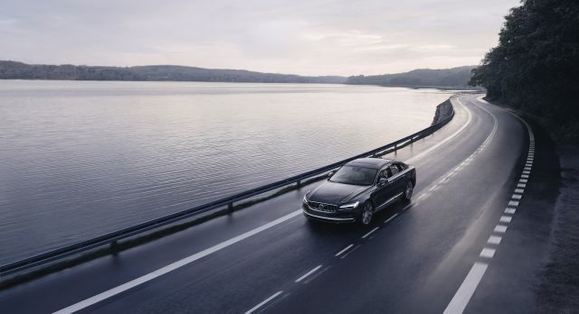 Η Volvo θέτει ως ανώτατο όριο ταχύτητας τα 180 χλμ/ώρα