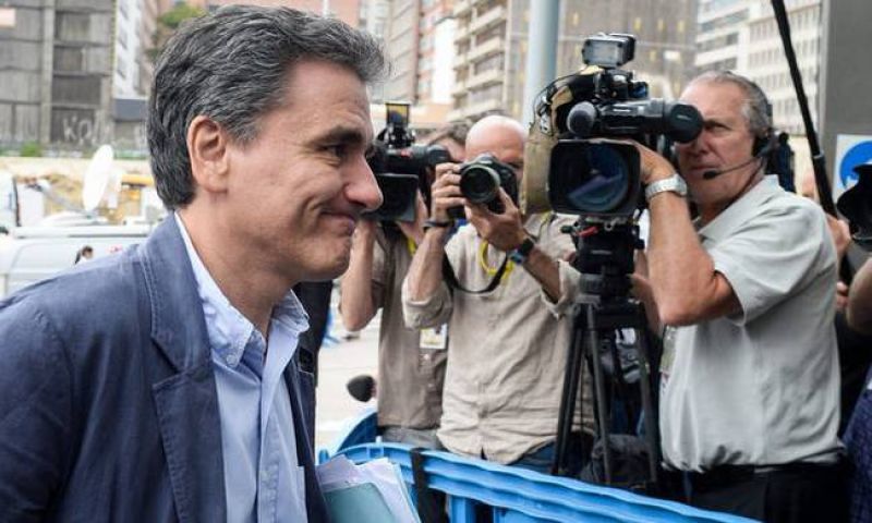 Στην τελική ευθεία για νέα επώδυνα μέτρα:Τα «δώρα» των Θεσμών