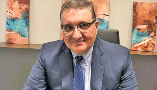 Εξαδάκτυλος: Τα πρωτόκολλα στα σχολεία θα αναθεωρηθούν