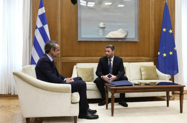 Μητσοτάκης: Κατ’ ιδίαν η ενημέρωση των πολιτικών αρχηγών για τις εξελίξεις στην Μέση Ανατολή