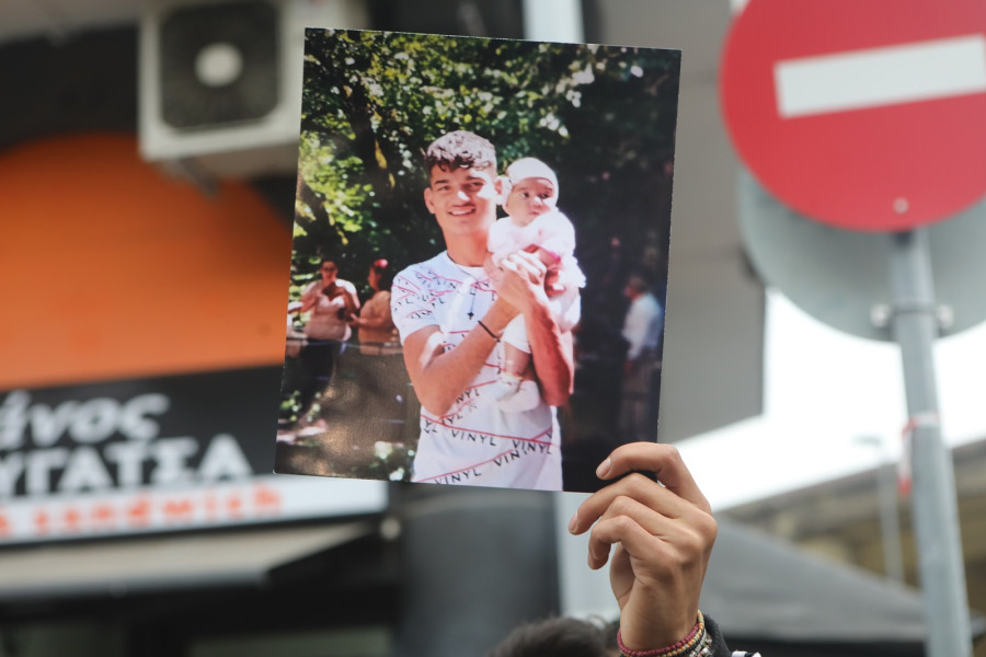 Κατέληξε ο 16χρονος Ρομά που πυροβολήθηκε από αστυνομικό σε καταδίωξη