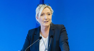 Λεπέν για Μακρόν: Αναφέρθηκε σε σχηματισμό κυβέρνησης εθνικής ενότητας