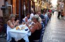 ΙΝΕΜΥ-ΕΣΕΕ: Η εστίαση μοναδικό ανάχωμα στα λουκέτα των μαγαζιών
