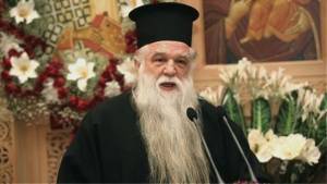Ο Αμβρόσιος ξανάκανε το... θαύμα του: Αφόρισε Μόσιαλο και Χωμενίδη