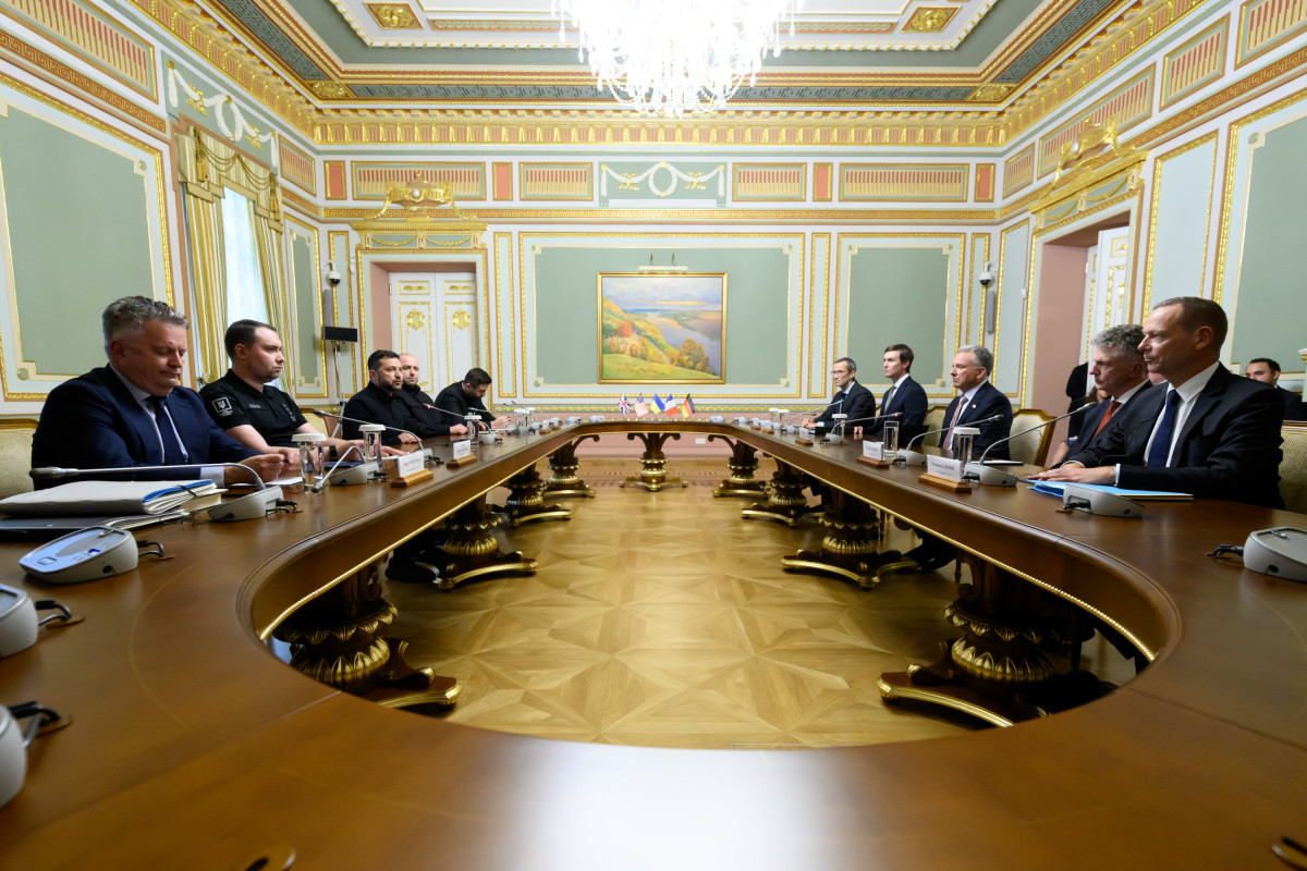 Ζελένσκι: «Υπάρχει παράθυρο ευκαιρίας για ειρήνη» – Στο Κίεβο οι απεσταλμένοι του Τραμπ