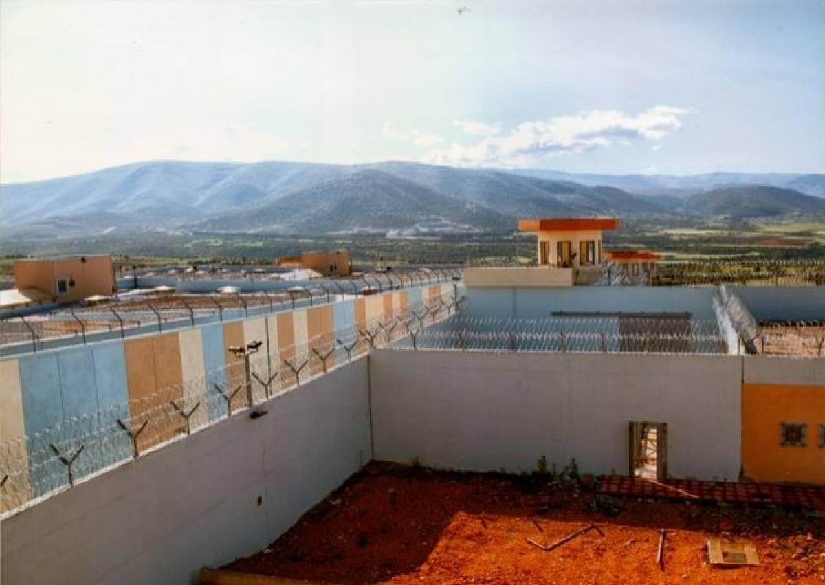 Υπεγράφη η συμφωνία για τη μεταφορά των φυλακών Κορυδαλλού