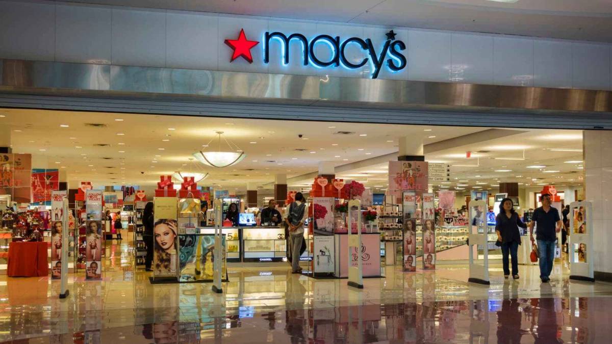 Macy’s: Κατώτατος μισθός και δωρεάν εκπαίδευση στους εργαζομένους