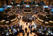 Πτωτικές πιέσεις στη Wall Street