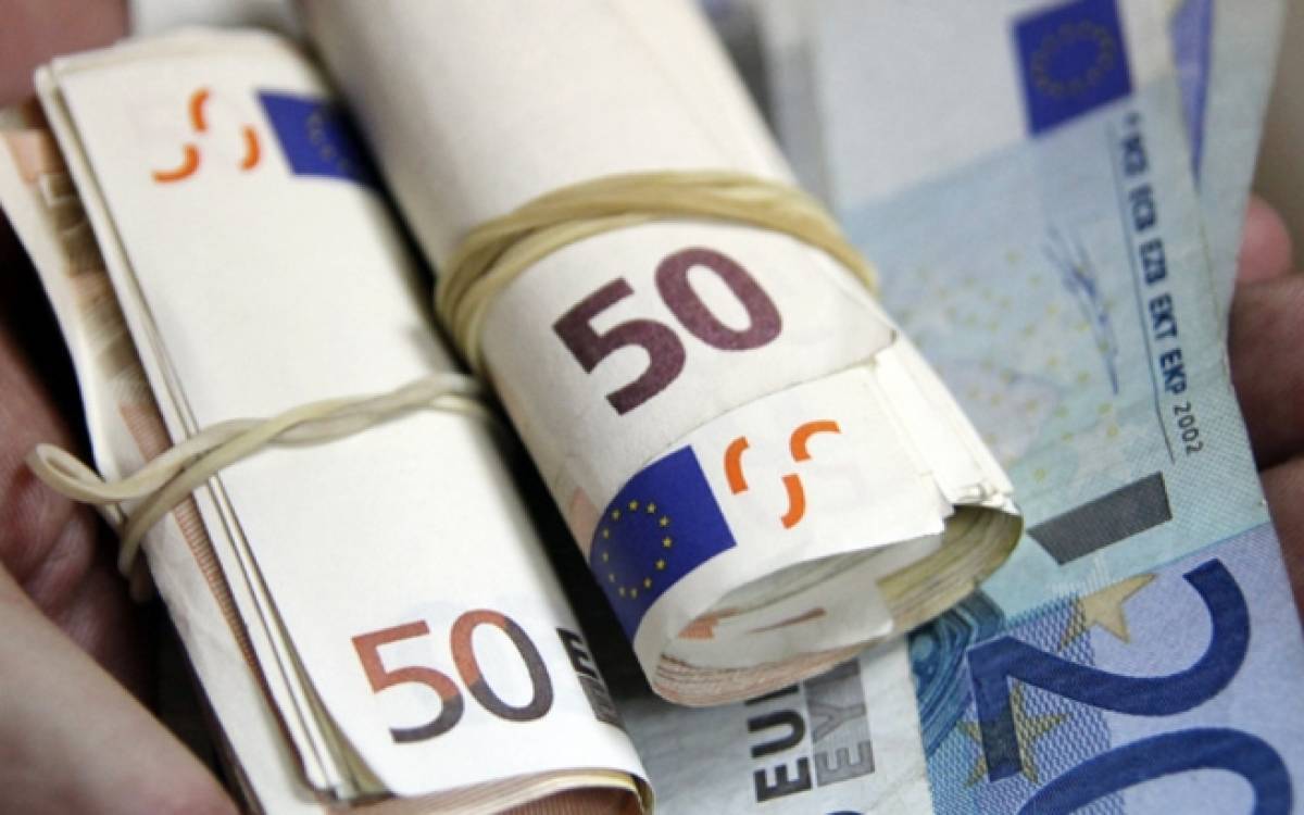 «Σκούπα» ρυθμίσεων με το βλέμμα στις δημοσκοπήσεις