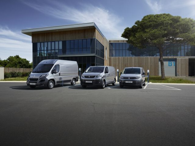Πανίσχυρος παίχτης η Peugeot και στην αγορά των ελαφρών επαγγελματικών με τον πλήρη εξηλεκτρισμό των μοντέλων της!