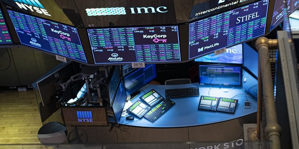 Υπό την πίεση των τιμών παραγωγού η Wall Street