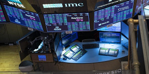 Υπό την πίεση των τιμών παραγωγού η Wall Street